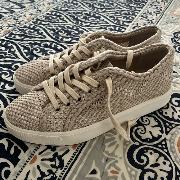 Sam Edelman cream crochet sneakers - Picture 1 of 6